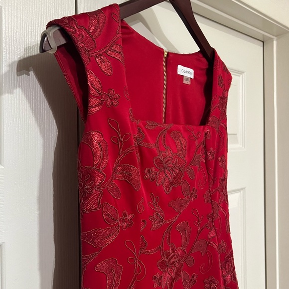 CALVIN KLEIN RED EMBROIDERED LACE DETAIL SHEATH DRESS - Picture 4 of 11